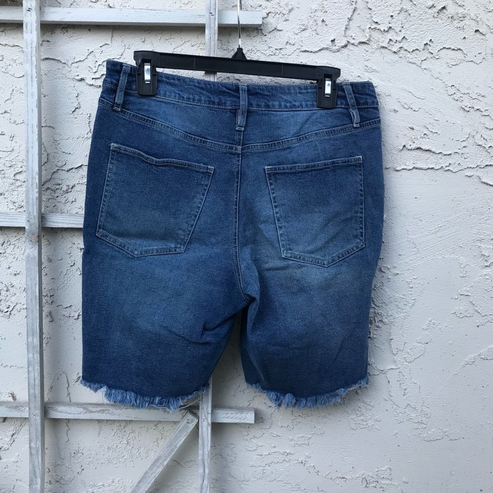 NWOT Distressed Charlotte Russe Refuge Shorts - Picture 2 of 5